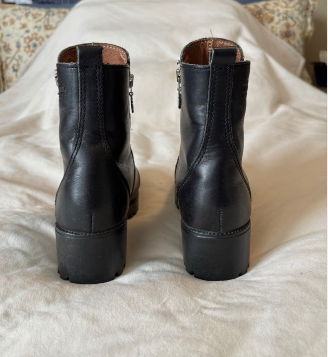 Harley Davidson Boots Size 6.5 W, Black, Zipper, low heel. Barely worn.