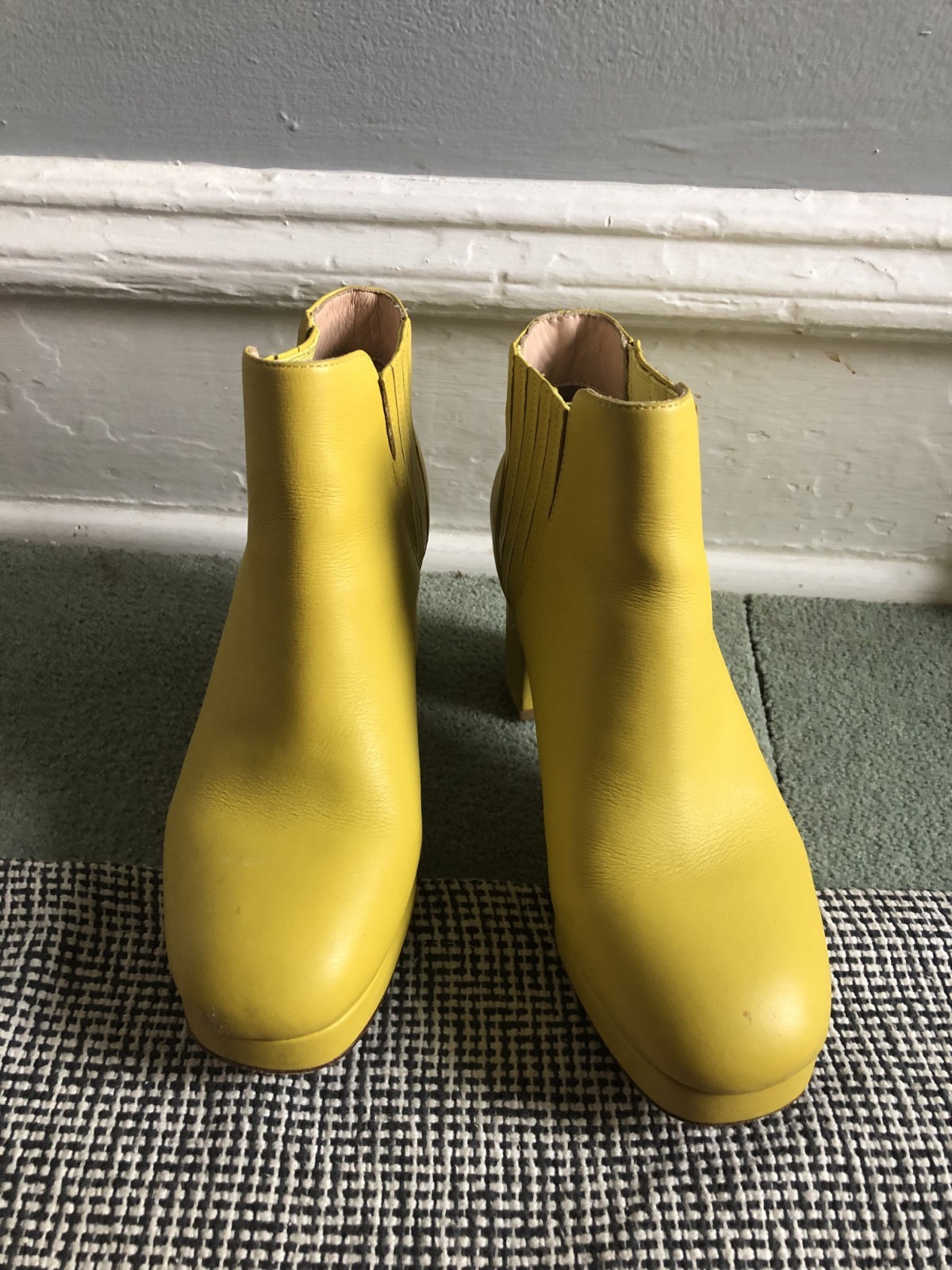 Samantha Pleet Chelsea Boots size 38, yellow