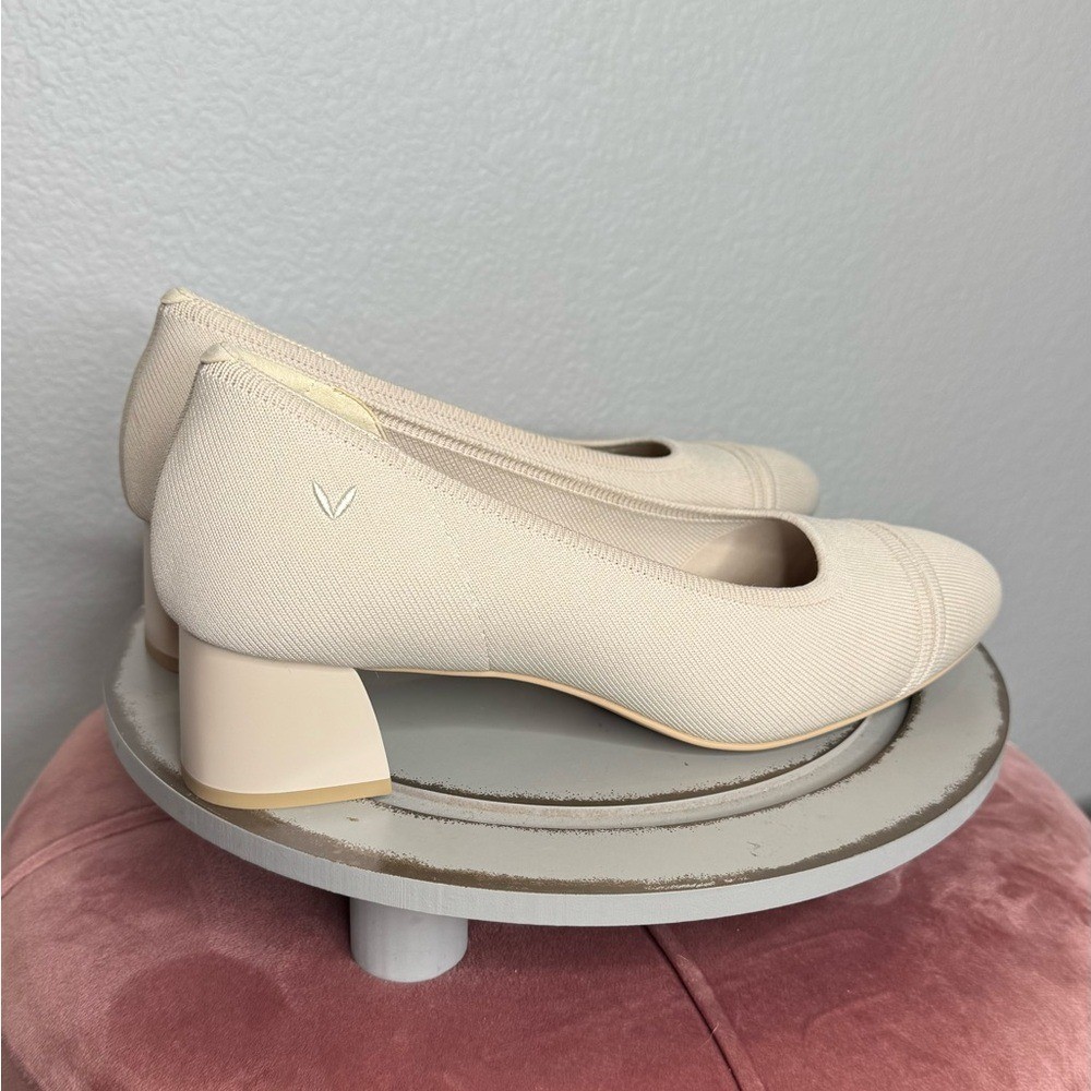 Vivaia Melody 2.0 Womens Beige Block Heel Knit Pumps EU 40 US 9 Square Toe