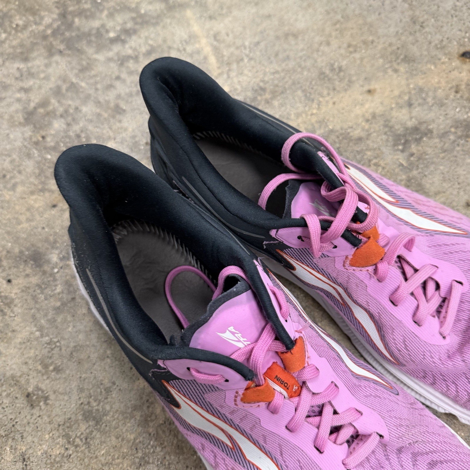 Altra Torin 6 Running Shoes Sneakers ALOA7R78663 Womens Size 9.5 *HOLE*