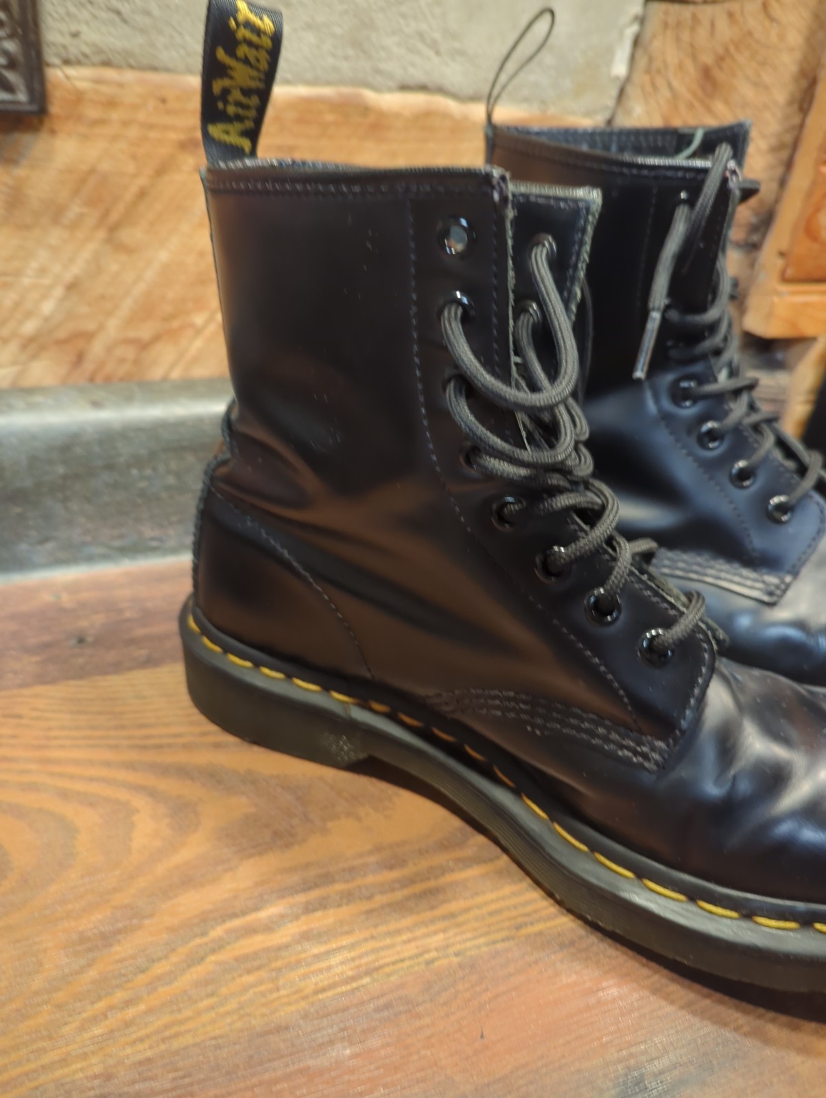 DR MARTENS Womens 1460 Smooth Black Leather Boots-Eight Eye Lace Up-US Sz 7