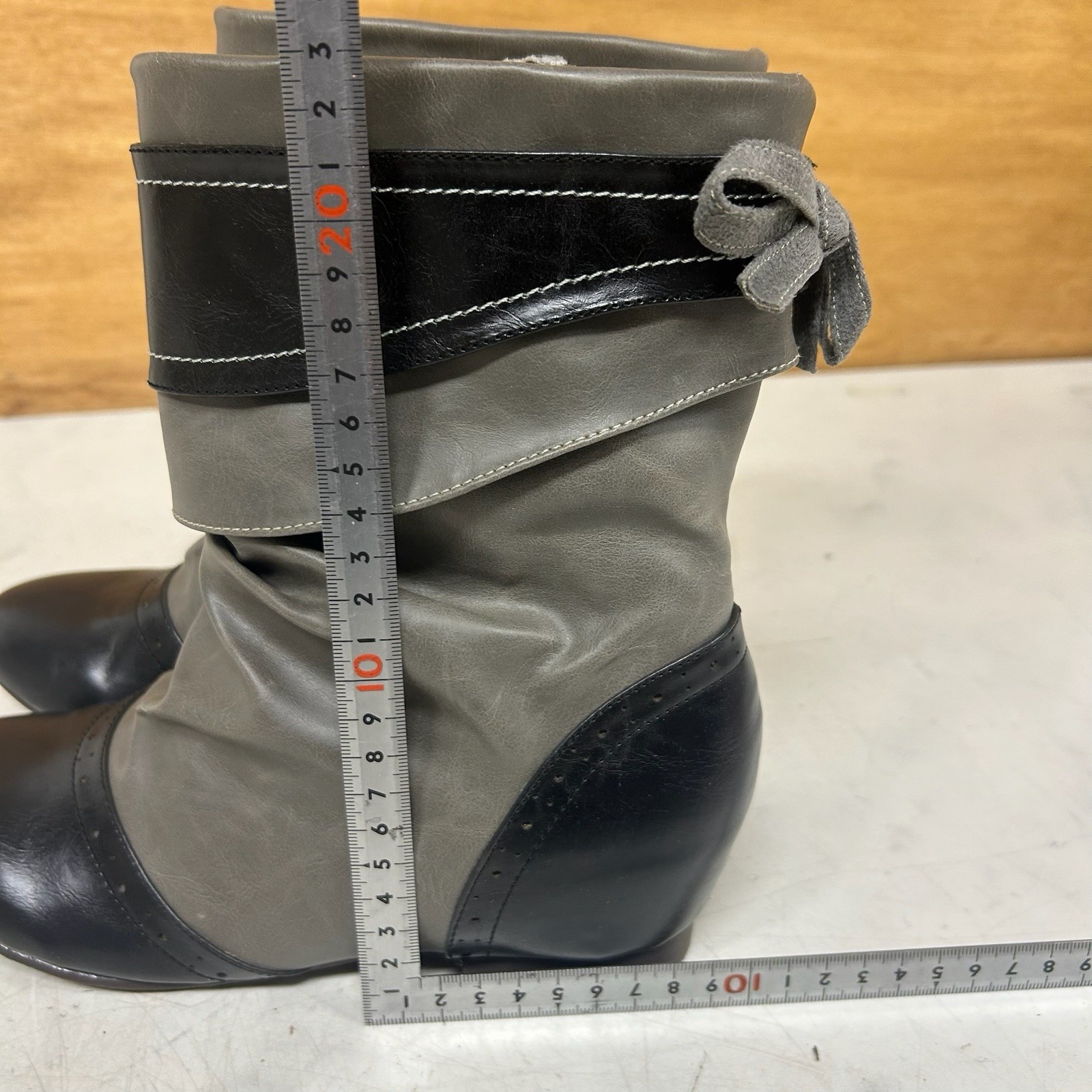Women’s Short Boots Gray Black Size 24.0cm EEE Used