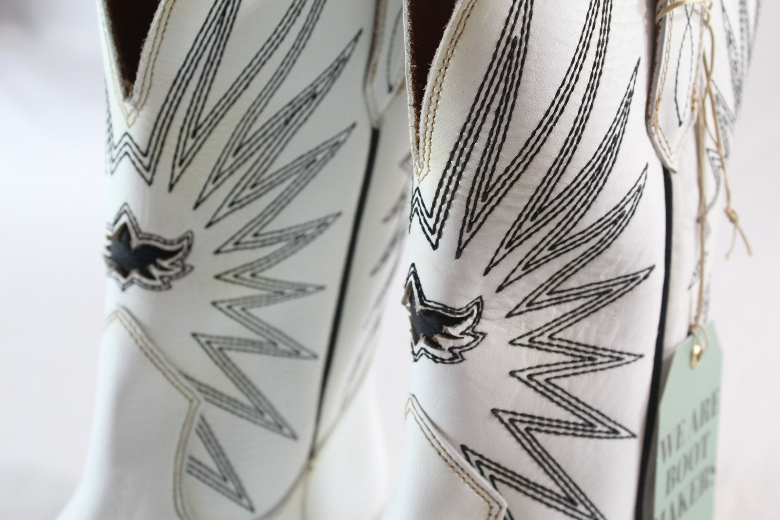 MEZCALERO – NWT $599 WHITE LEATHER «MEZCAL» WESTERN BOOTS (COWBOY CARTER!!!) 40