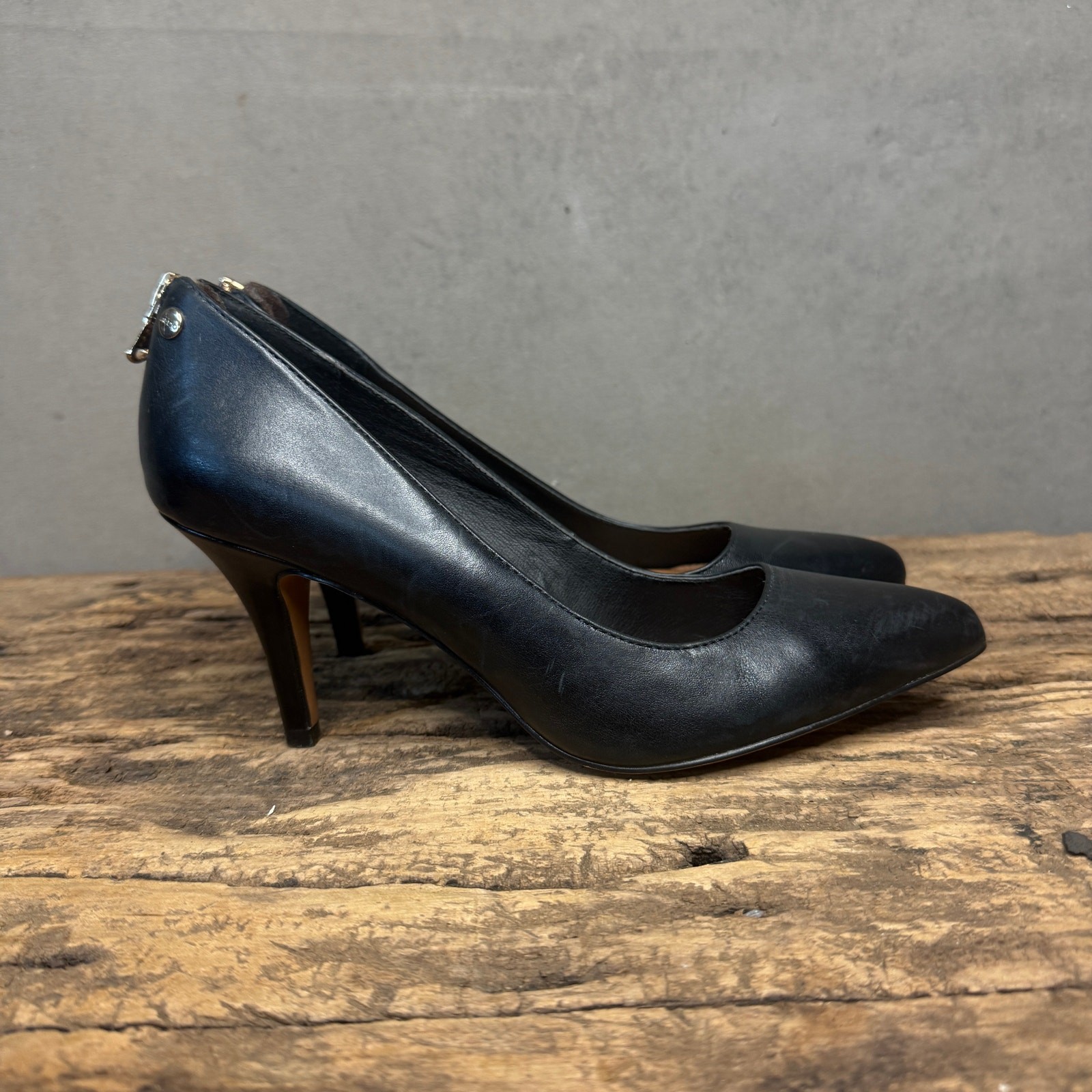 Aldo Black Leather Back Zip Gold Zipper Stiletto Pump Women’s 8.5 EUR 39