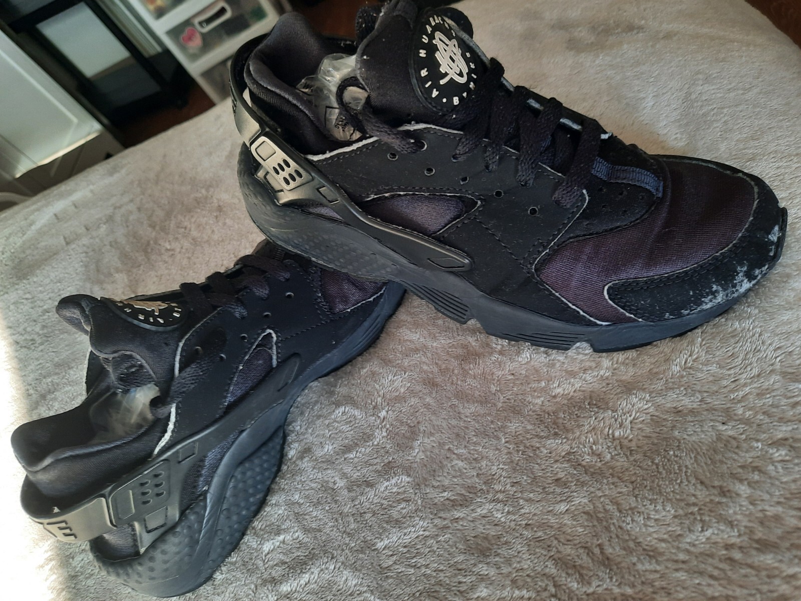 Womens Nike AIR Huarache Run Triple Black Sneakers US Size 6