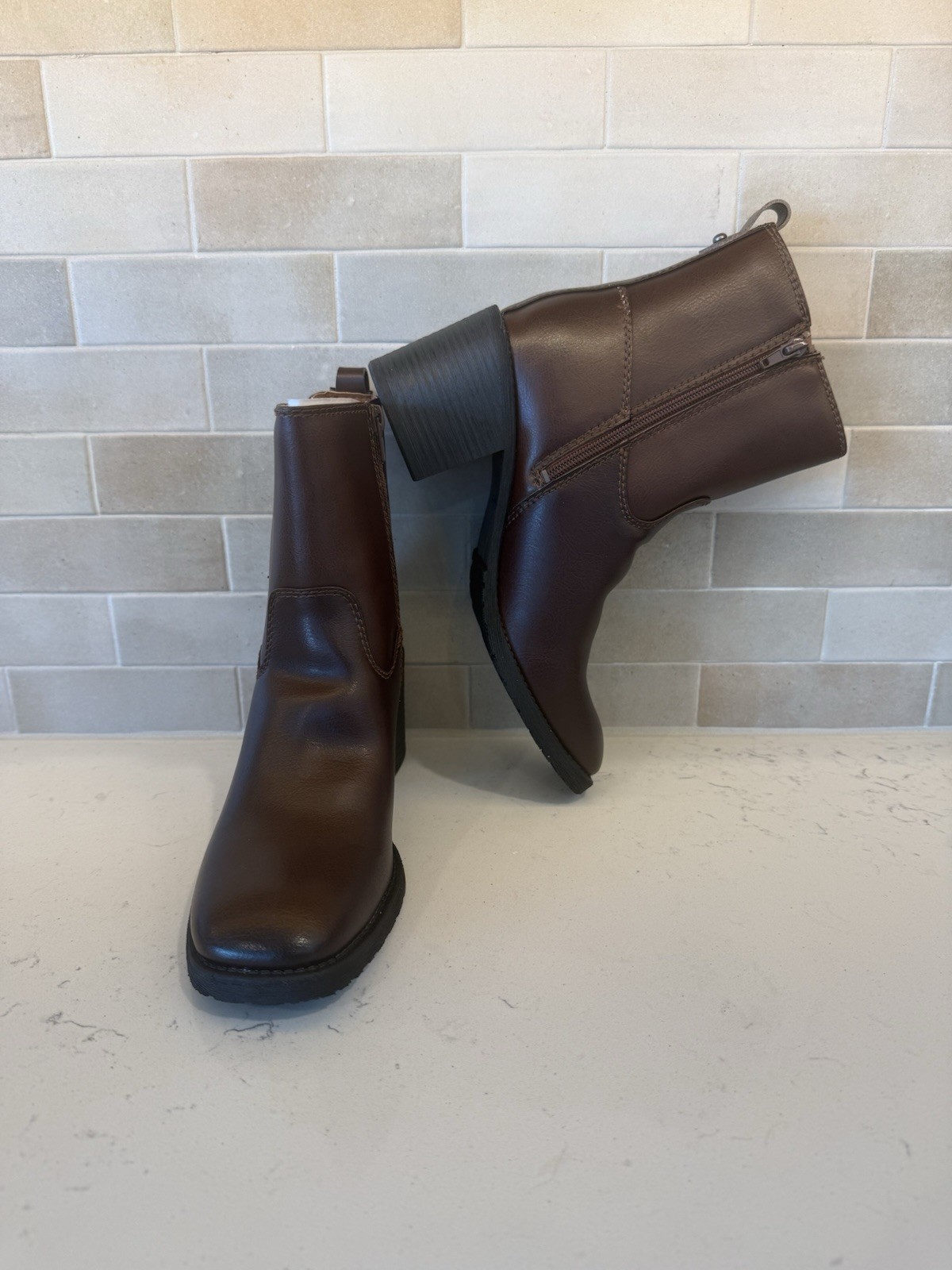 NEW- Zodiac Claret Bootie Womens 9M Coffee Brown Faux Leather Heeled Boots
