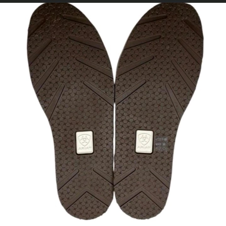 Arait Crusiers women’s size 8.5B