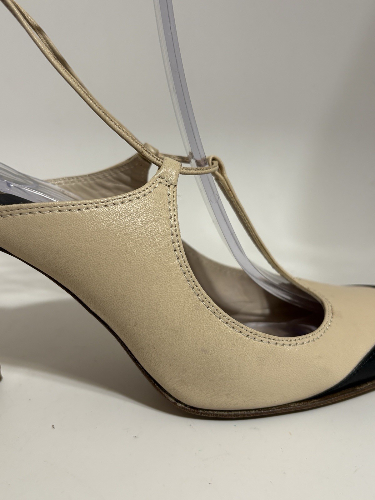 Vtg Chanel Ivory Bicolor Leather T-Strap Heels 36