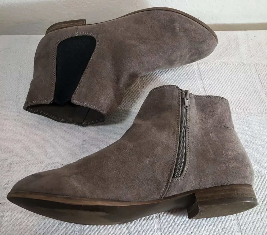Carlos Santana Wmn 9.5 M Gray Faux Suede Textile Ankle Booties Boots Low Heels