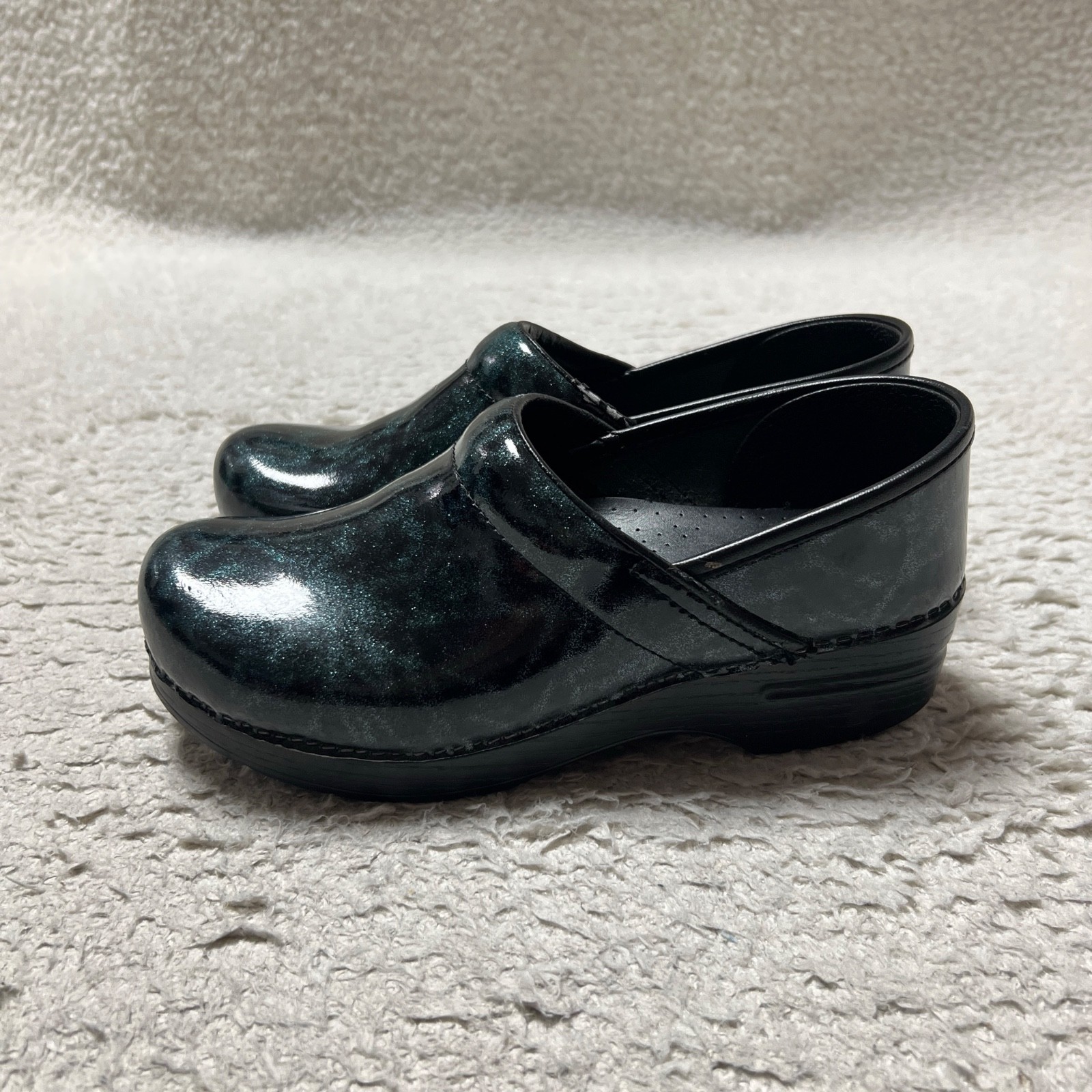 Dansko Professional Clogs Women Size 39 Green Metallic Vegan Leather Workwear