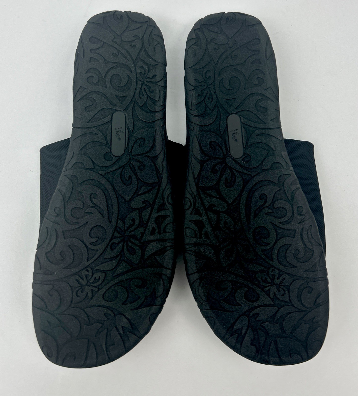 Yuu Casie Women’s Black Slide On Sandals Sz. 11 W