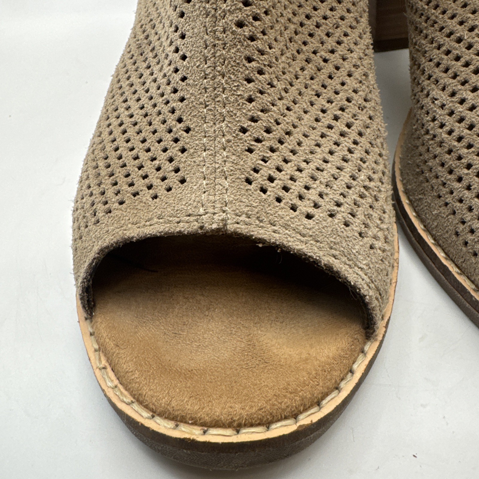Toms Heels Shoes Women’s 11 Tan Beige Micro Fiber Zipper Peep Toe Majorca