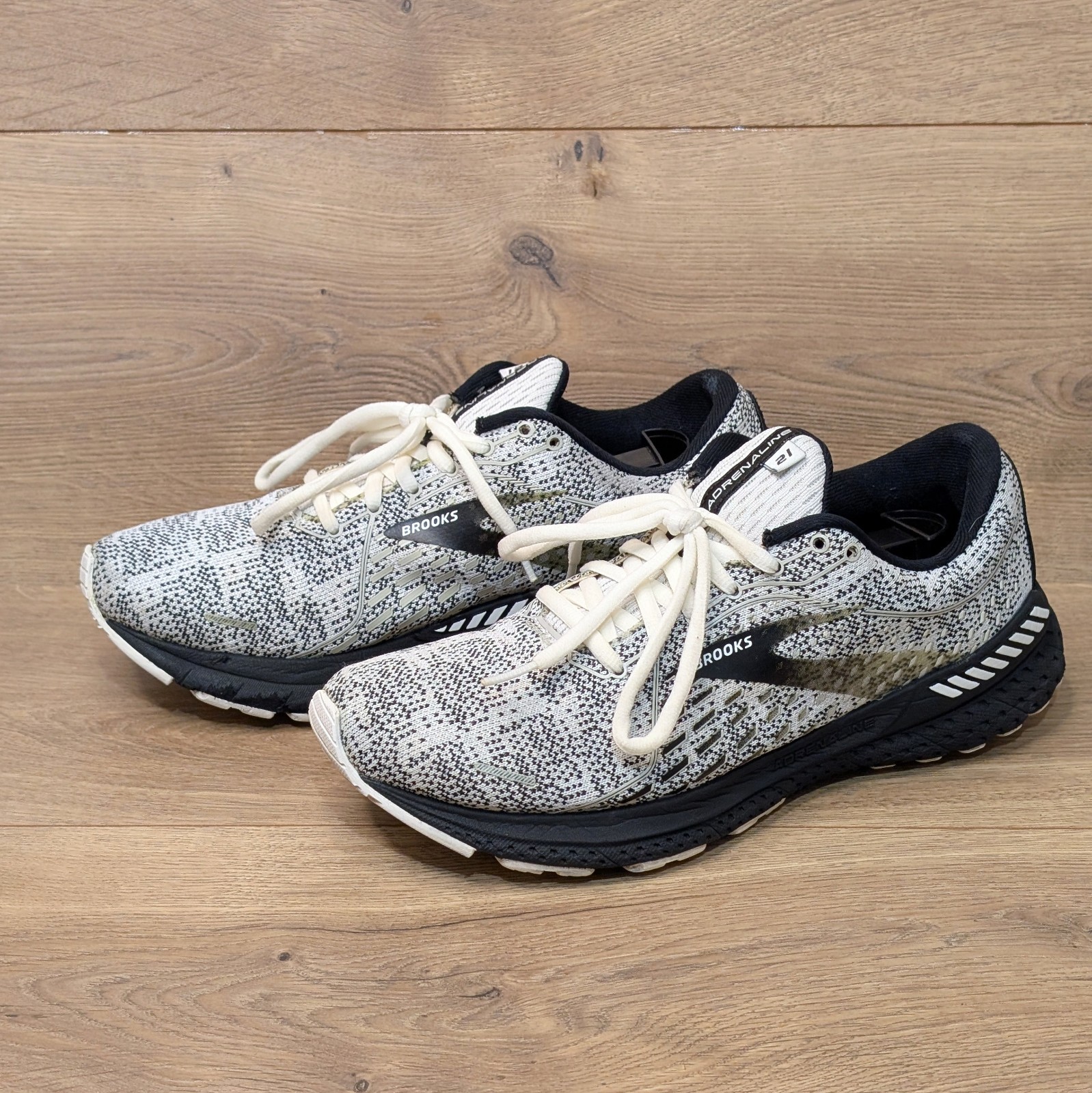 Brooks Adrenaline 21 Black Gray Running Shoes 1203291B135 Womens Size 9.5 B