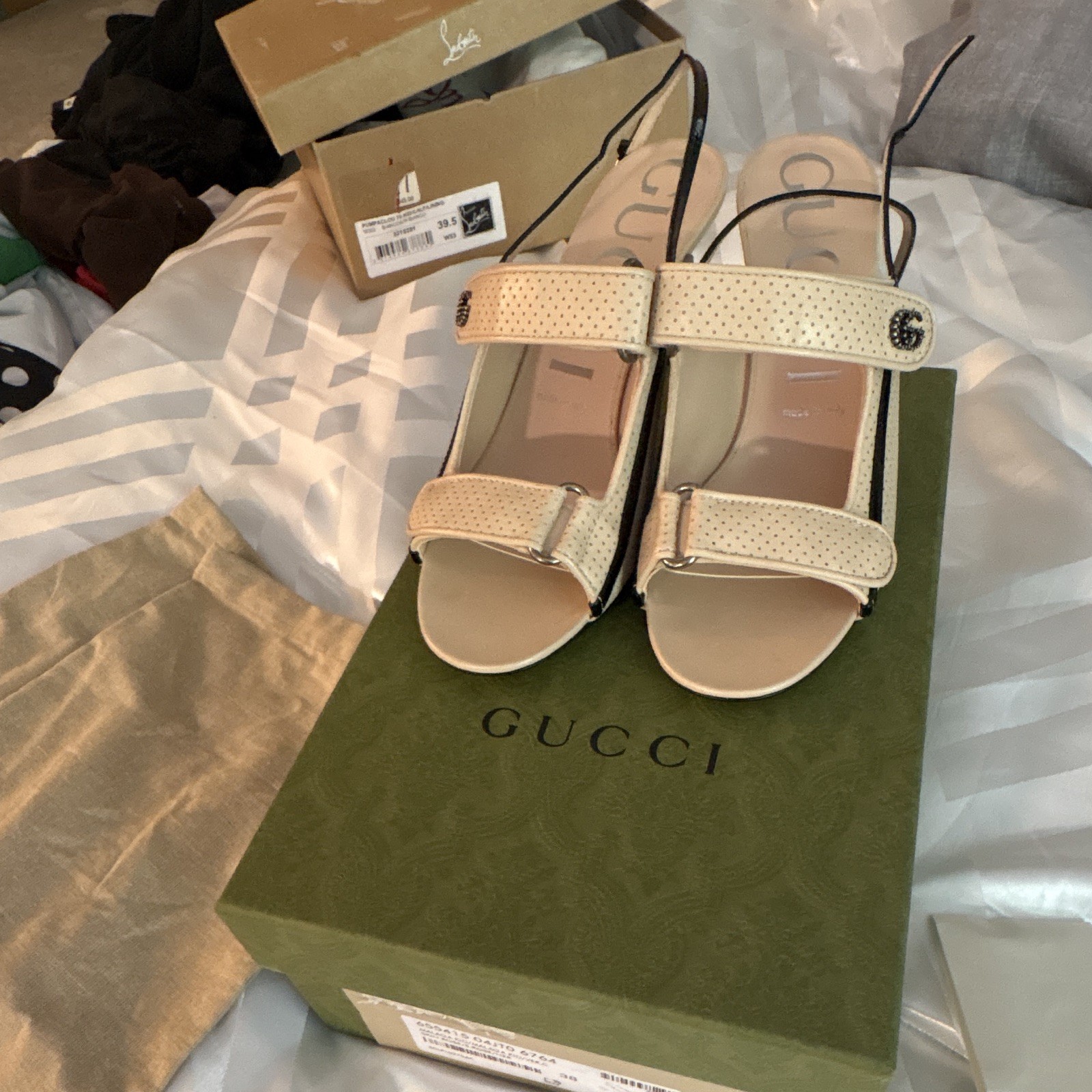 Gucci Beige/Black Leather Strappy Ankle Strap Buckle Sandals US 8 NIB