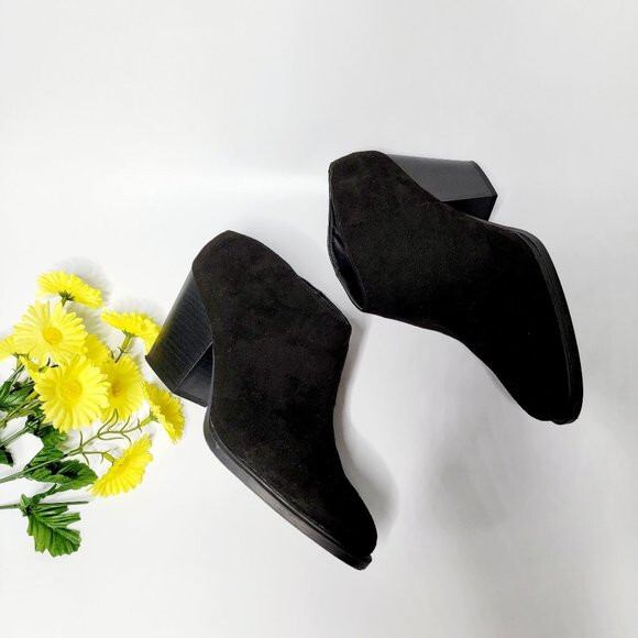 Boots Size 9 Faux Suede Booties