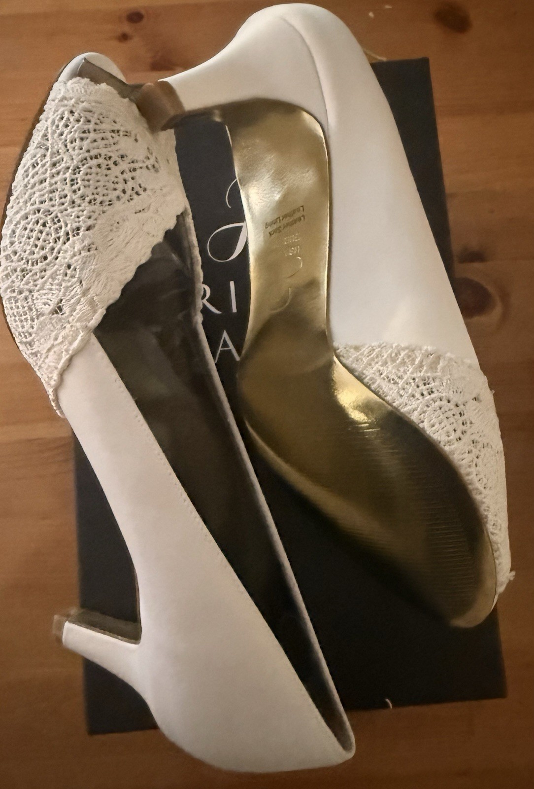 Adrianna Papell Women’s 8.5 Ivory Satin Embroiled Shoes