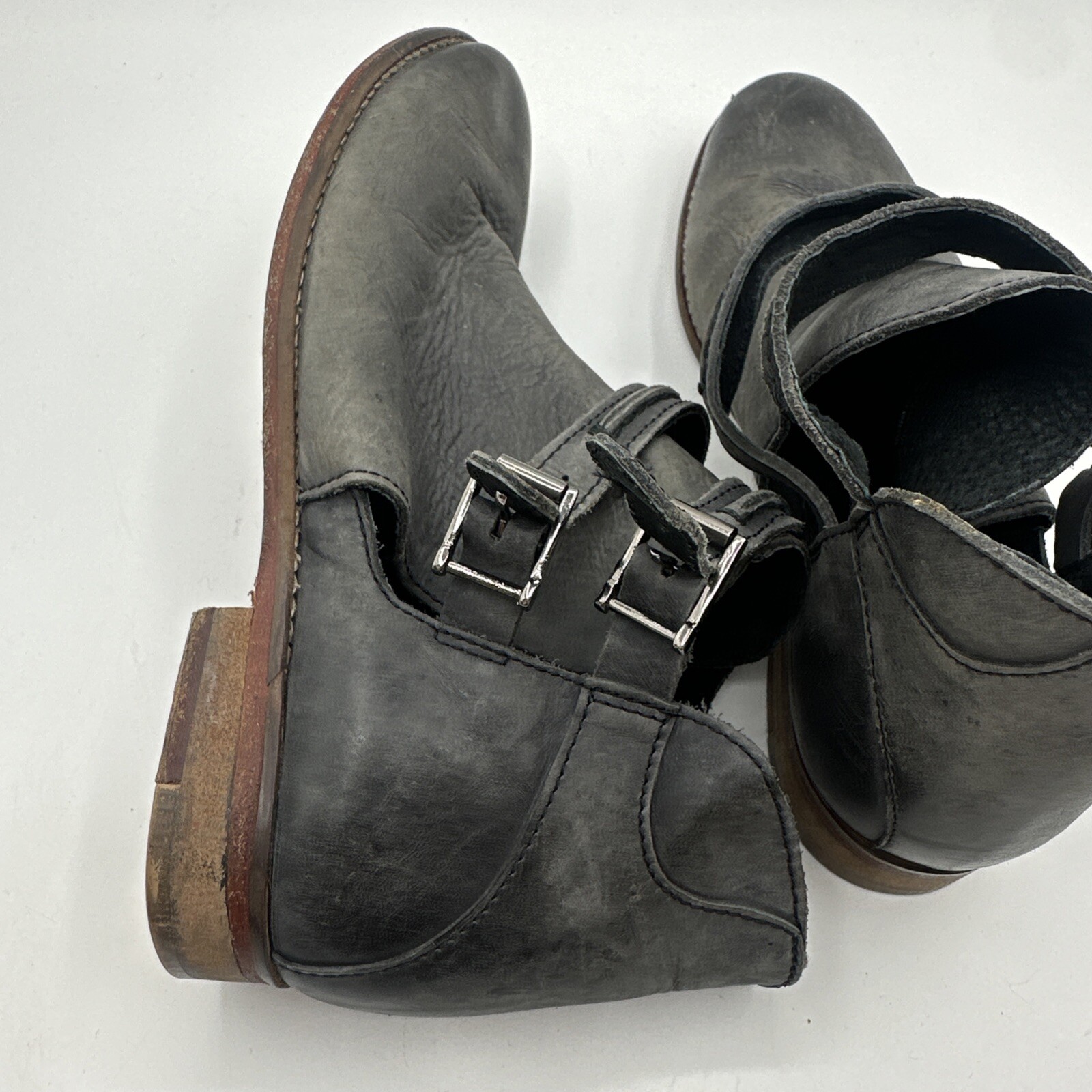 Free People Boots Womens 38 (US 7.5) Gray Leather Boho Grunge Biker Booties