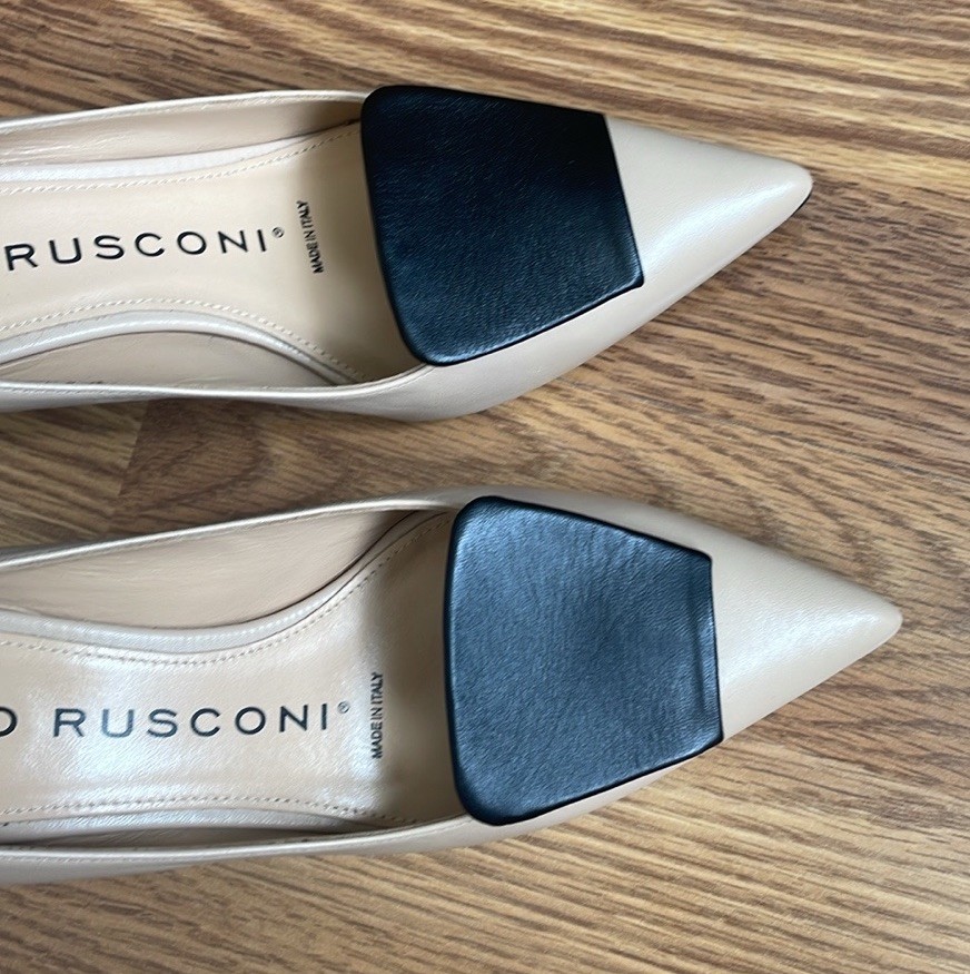 FABIO RUSCONI Italy Odette Nappa leather pump 36.5 Tan W/ Black Charm