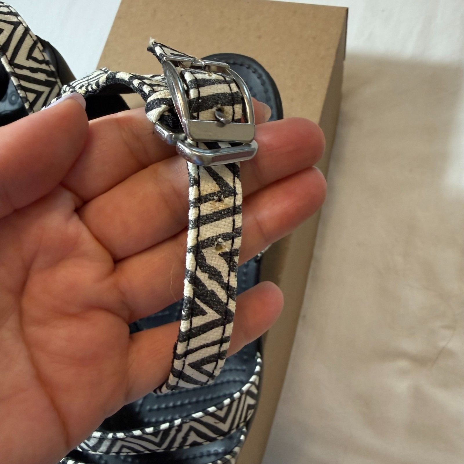 Crocs Leigh Graphic Wedge Sandals Black White Chevron Sz 9