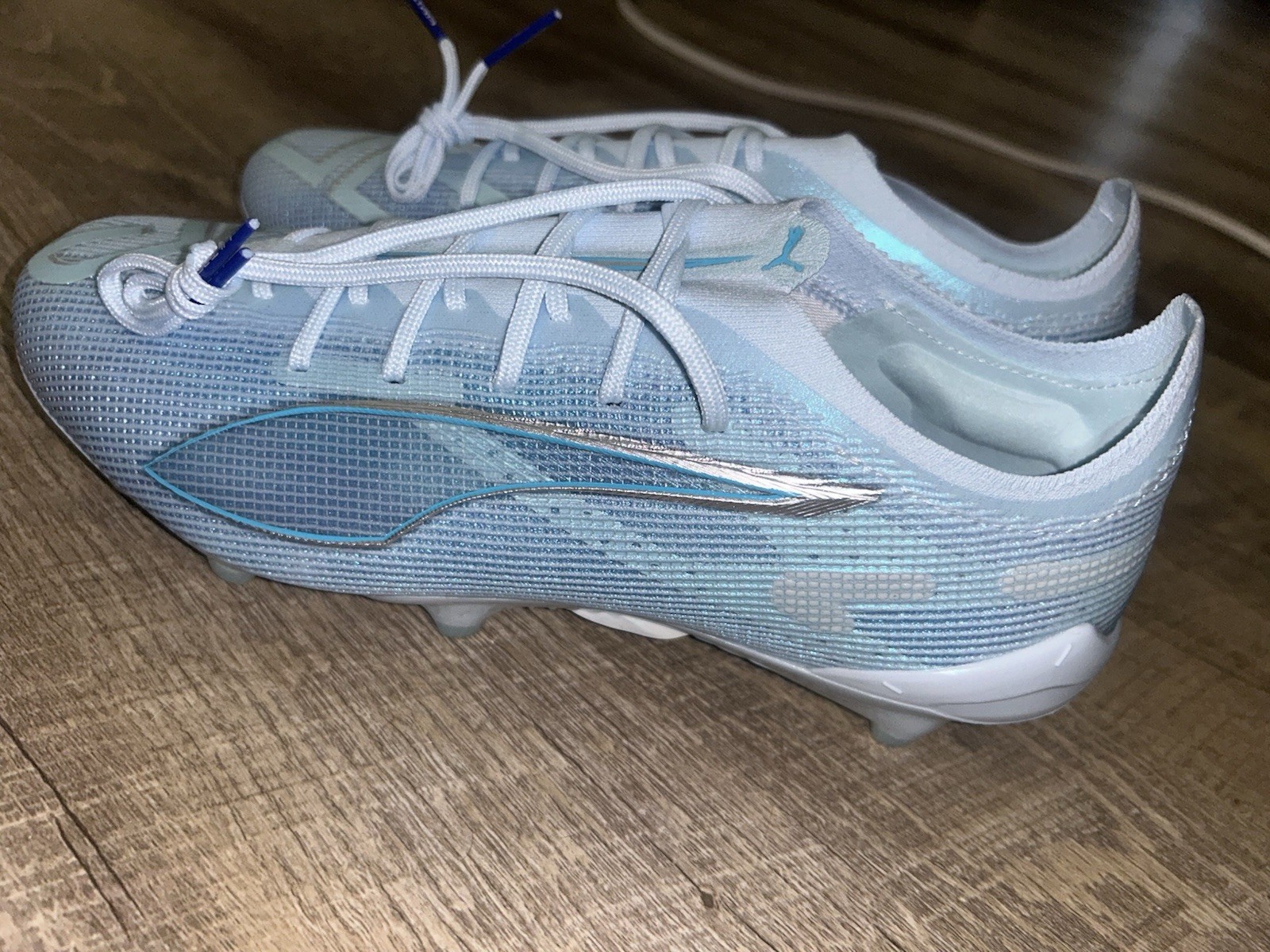 Puma Ultra 5 Ultimate FG ‘Light Up Pack’ Icy Blue Aqua 108639-01 Womens Size 9.5