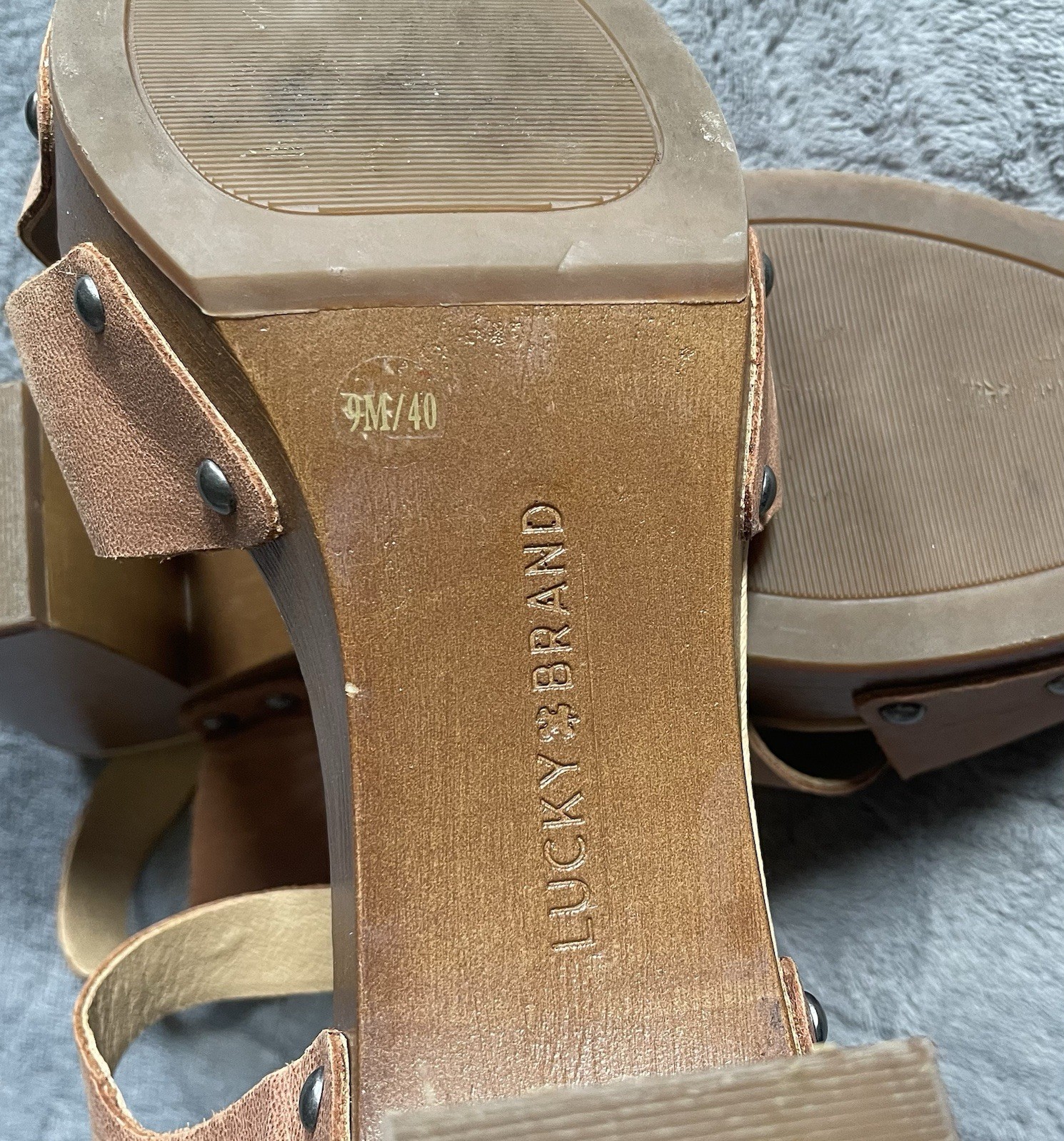 Lucky Brand Haidlee Block Heel Sandals Womens Size 9M Leather 3.25” Heel Latte