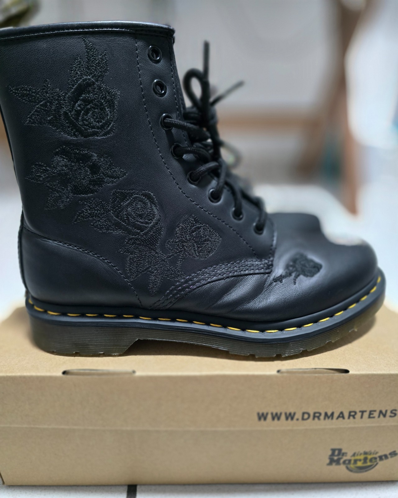 Dr Martens 1460 Vonda Mono Black Floral Boots Women’s US 9 EU 41 Worn Once