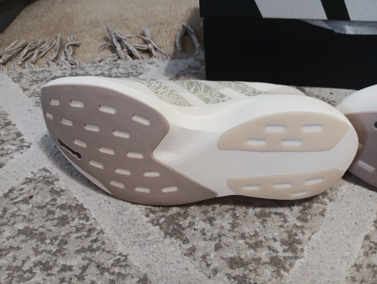WOMEN’S ADIDAS ADIZERO EVO SL W RUNNING SHOES SIZE 9 NIB WONDER WHITE KI6951