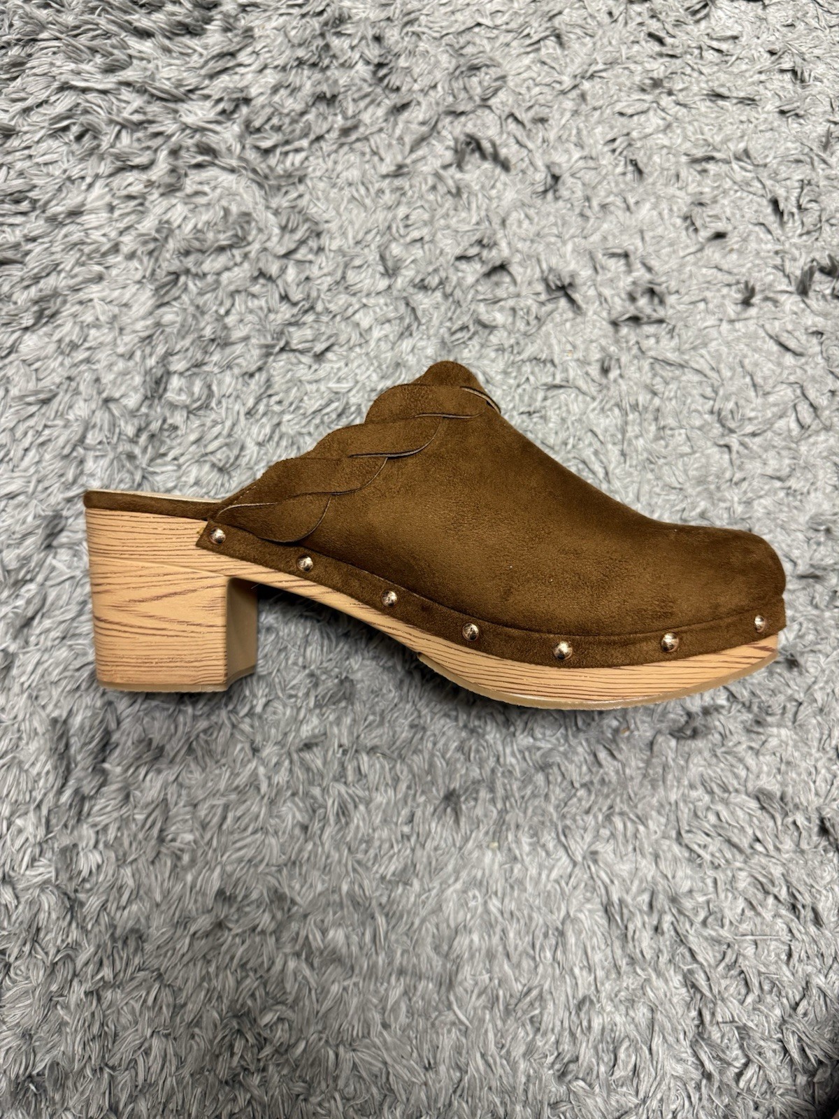 Chase and Chloe women’s Brown Suede Braided Mule Slide size 8.5