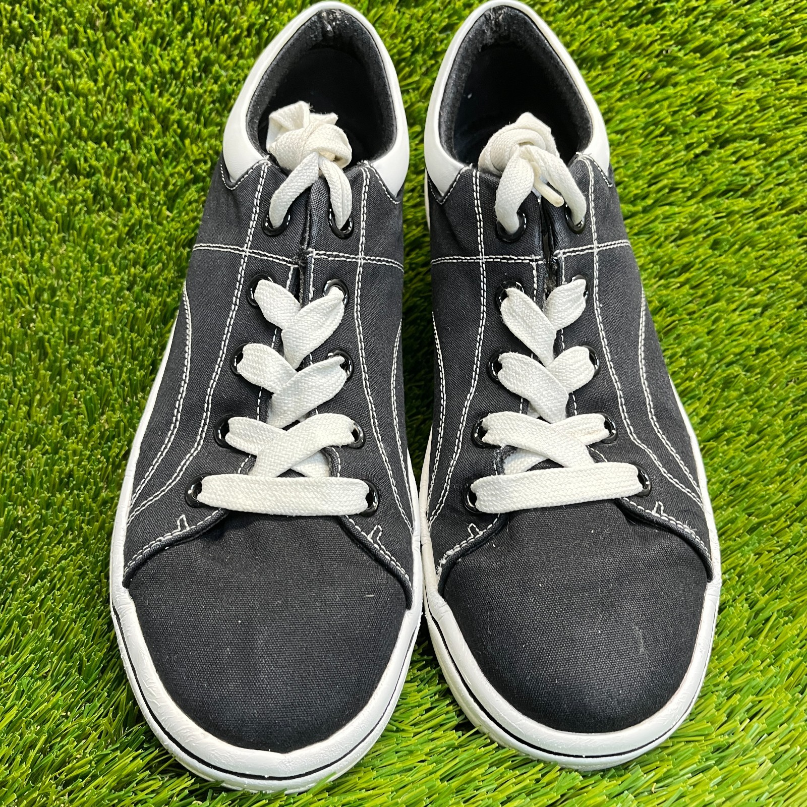 Skechers Street Cleat Womens Size 10 Black White Athletic Running Shoes Sneakers