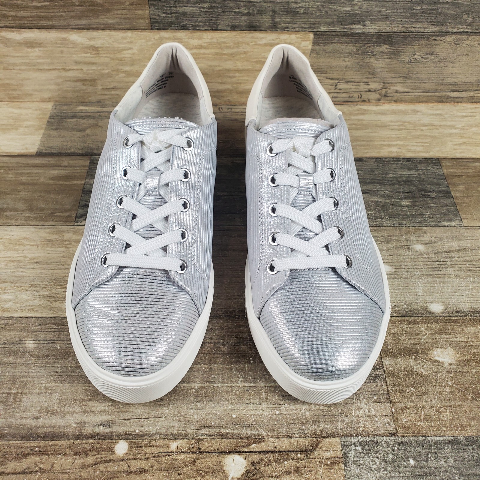 Naturalizer Morrison 2.0 Womens Sneaker Sz 8.5 W Silver Lace Up Low Top Casual