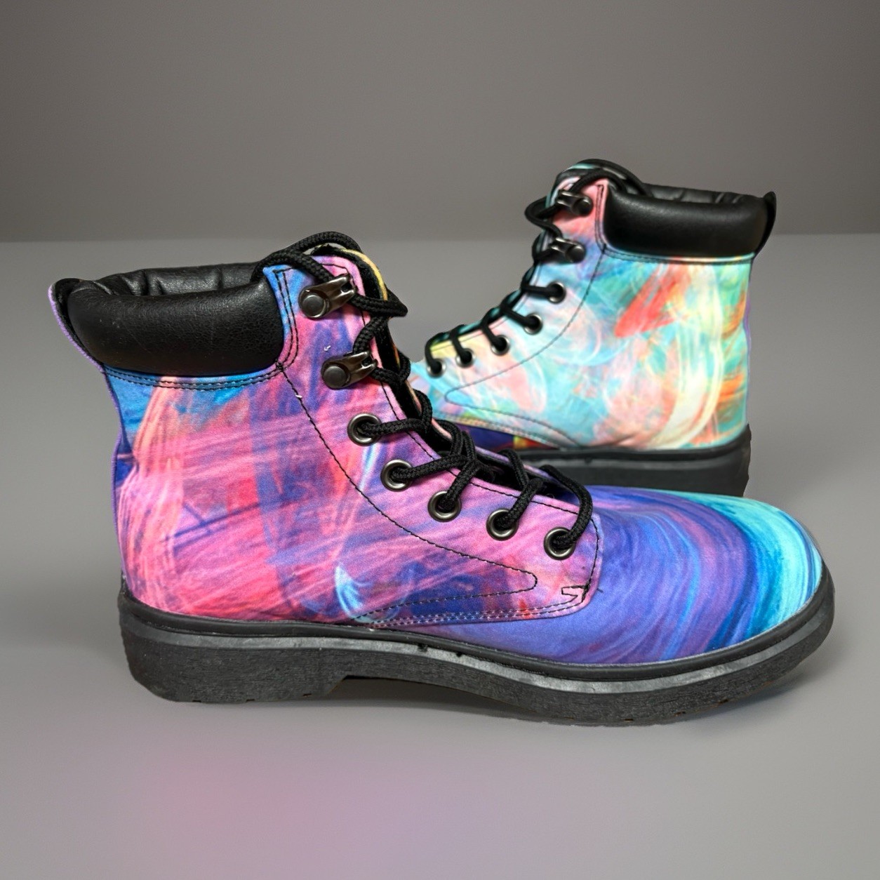 Yes We Vibe – Unisex Combat Boots – “Happy Hippie In Colors” 8M/9.5W. NEW