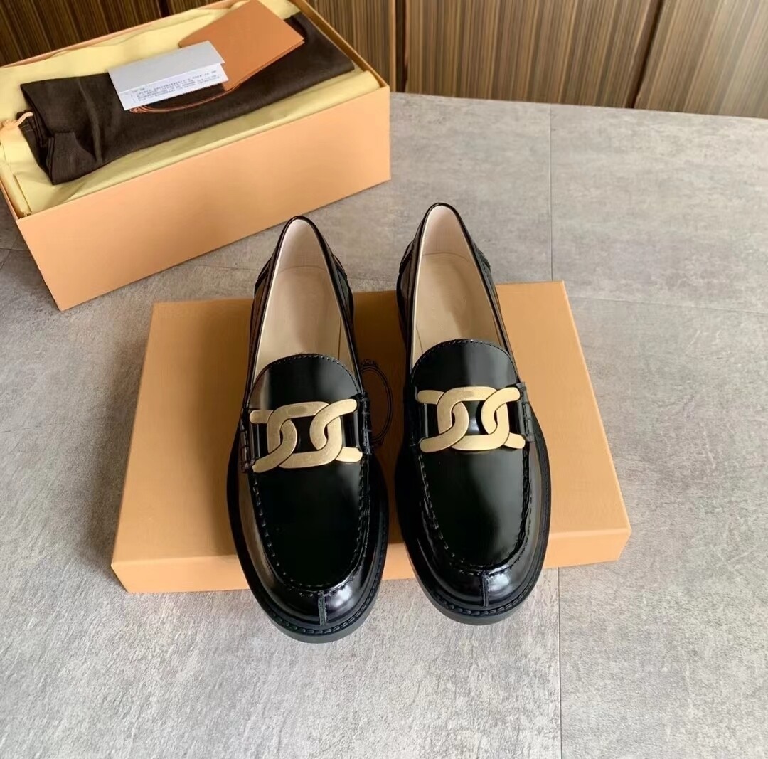 Tod’s women’s leather flat round toe shallow mouth loafers shoes