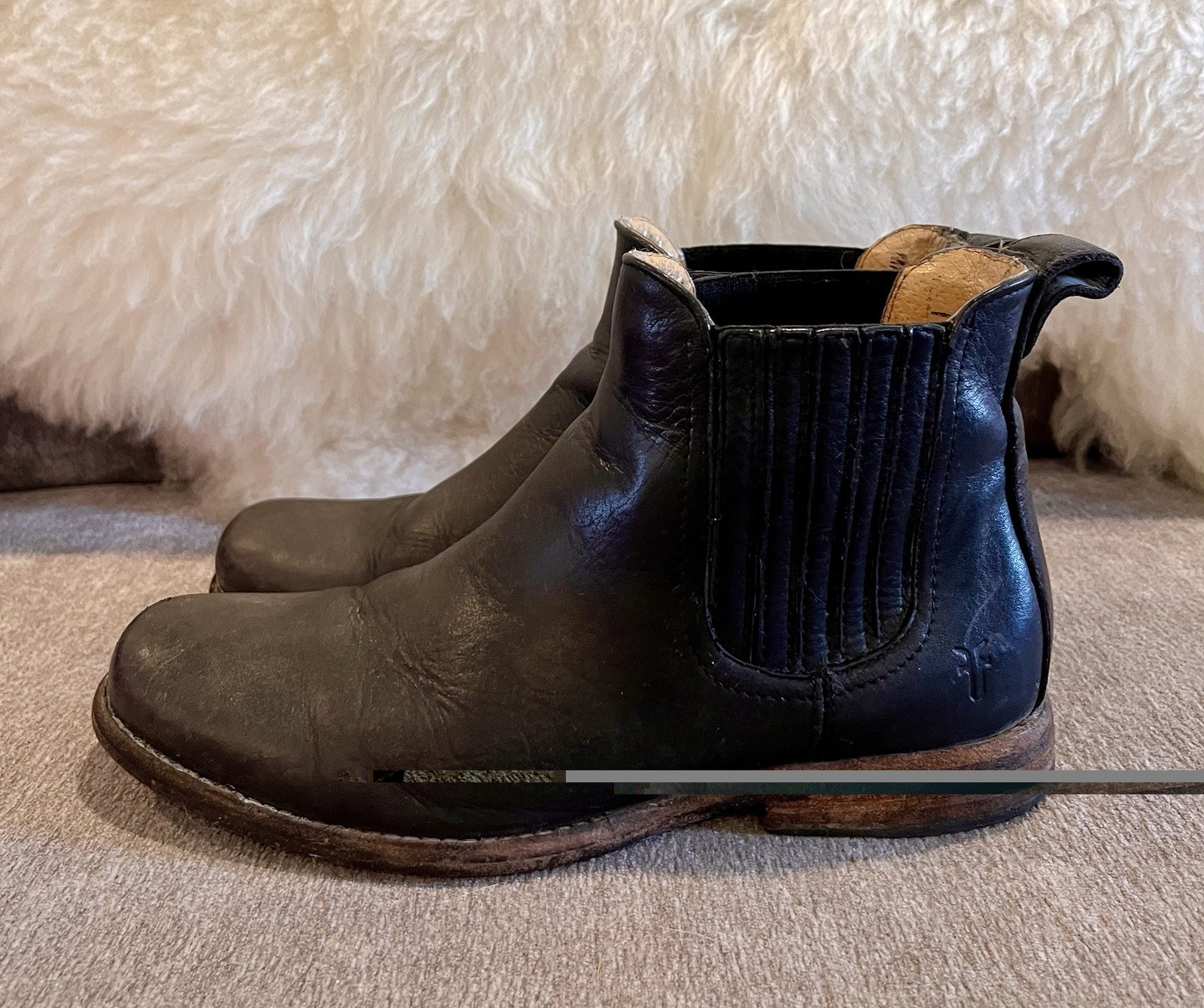Frye Women’s Leather Chelsea Boots 6.5 Black