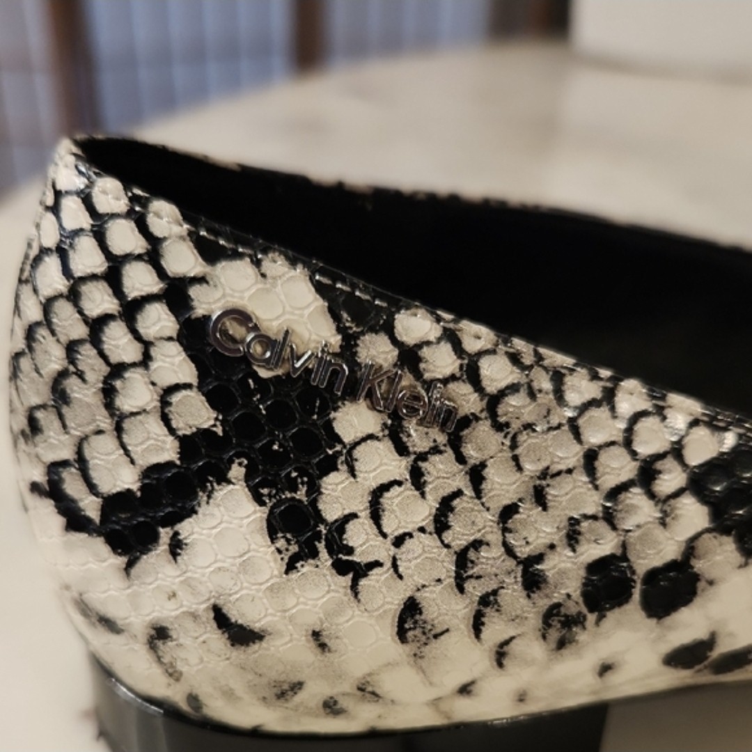Calvin Klein Emerin Snake Skin Print Flats Sz8.5