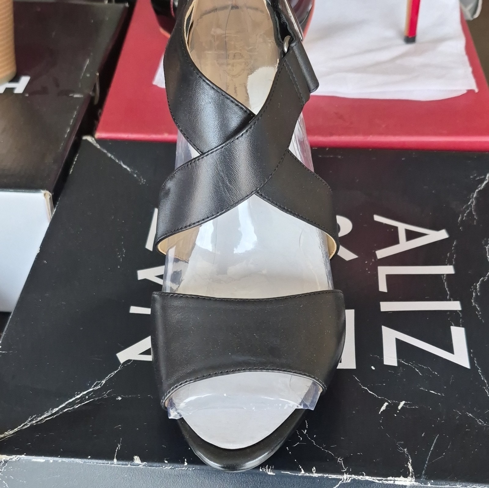 Naturalizer Women’s Black Leather Strappy Open Toe Block Heel Sandals 11W