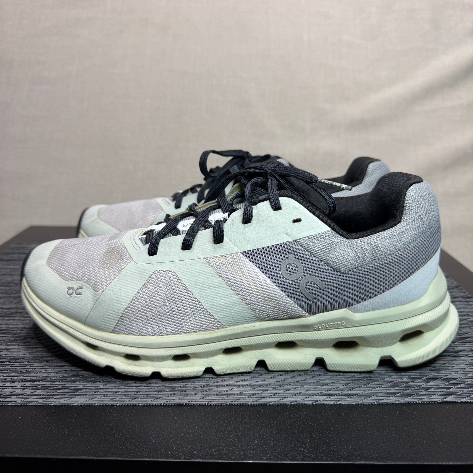 On Running Cloudrunner – Womens 8 – Frost Aloe Athletic Jogging 46.99019