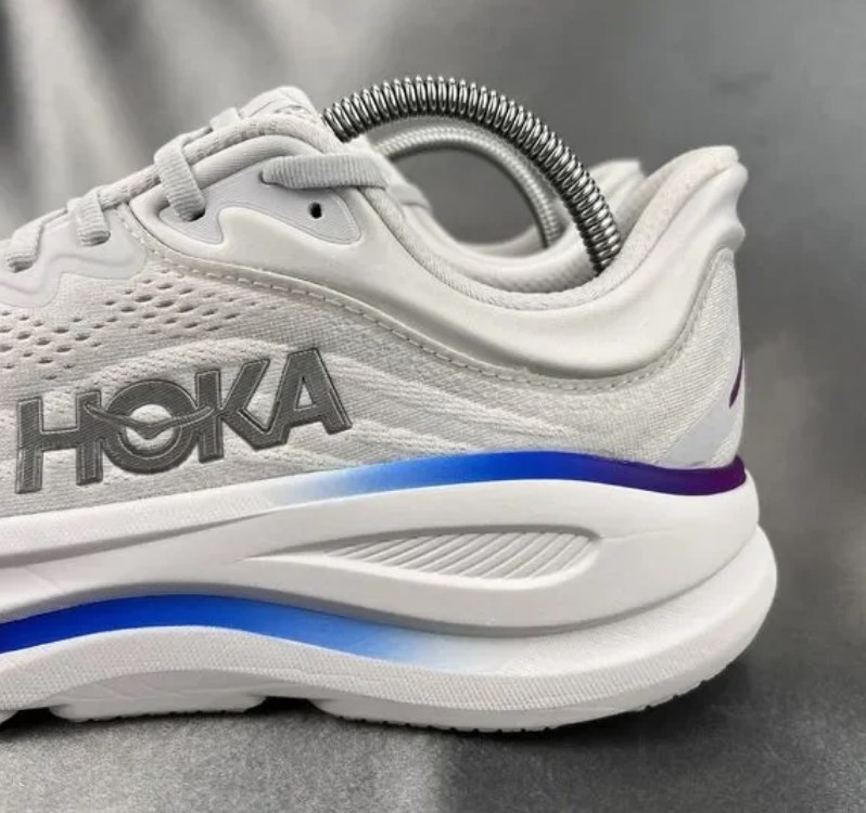 New Hoka Bondi 9 Women’s Color Cosmic Grey/White Size 9
