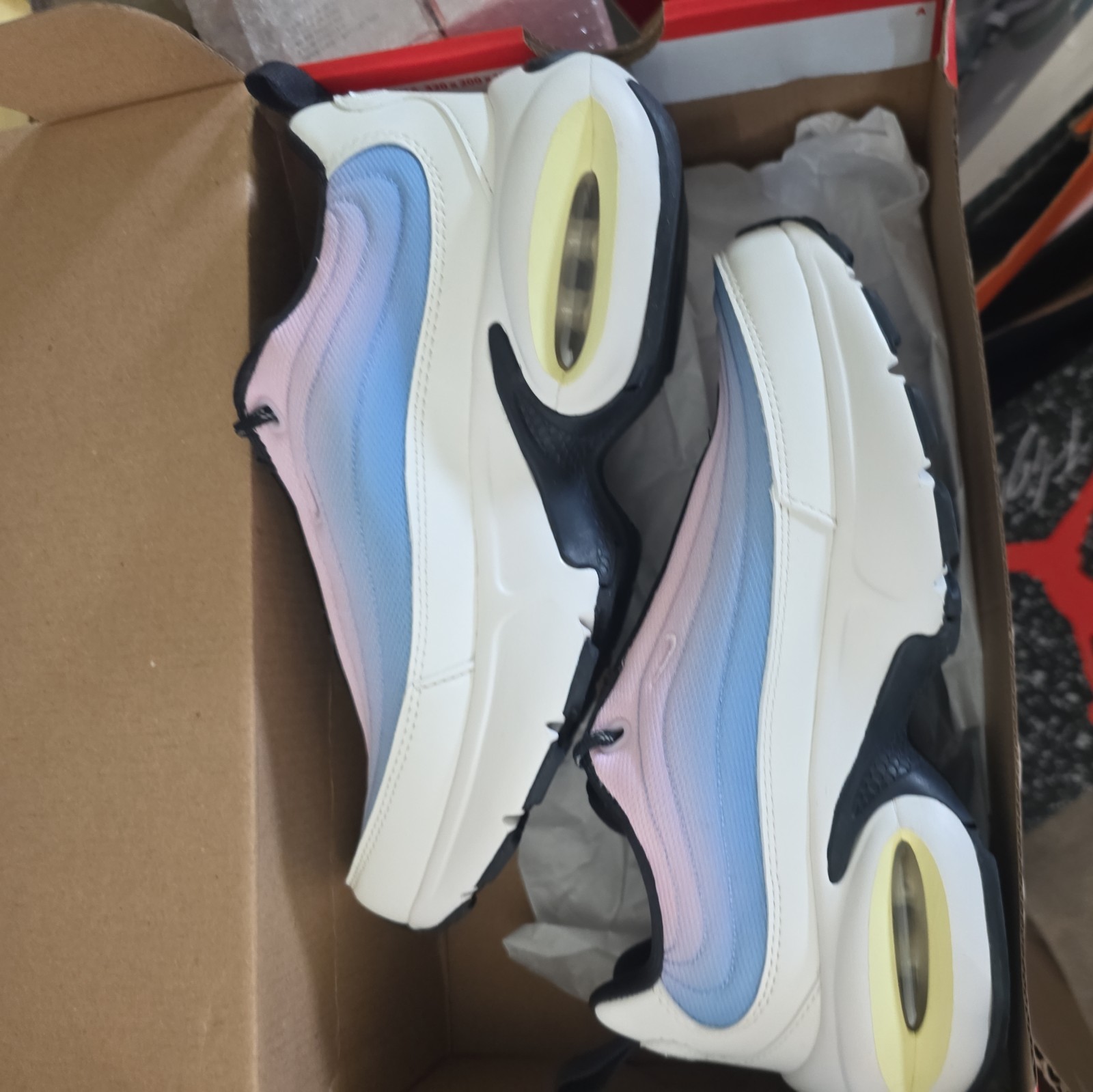 Size 7 woman Nike Air Max Portal HV5761-133