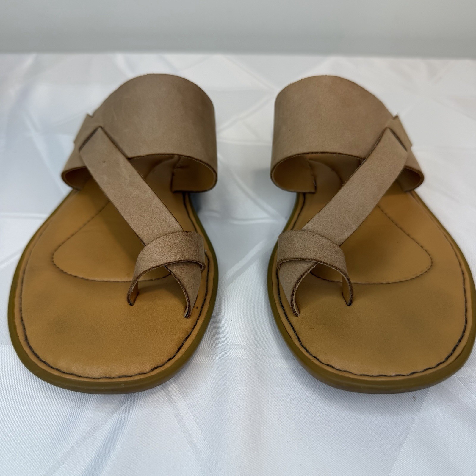 Born Women’s Veda Toe-Loop Strappy Tan Full Grain Leather Sandals Shoes Size 7M