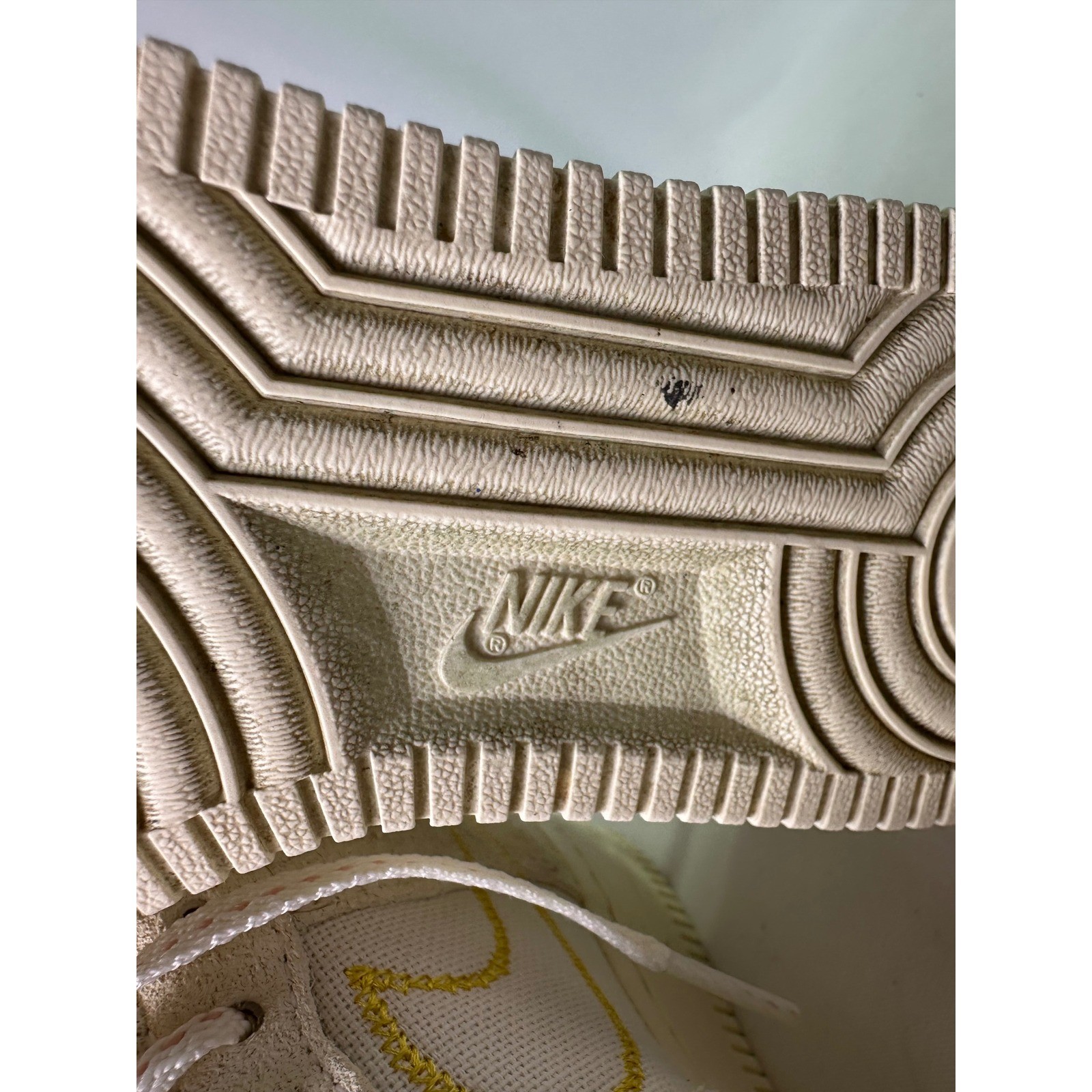 Nike Air Force 1 07 Low Peace Rock N Roll White Sail Cream Suede Women Size 7