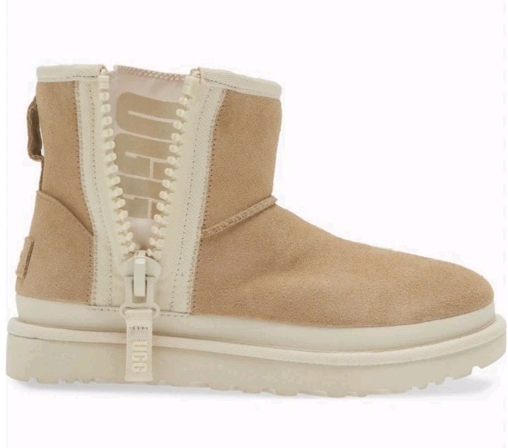 UGG CLASSIC MINI ZIPPER TAPE LOGO BOOTIE IN SAND SZ 7