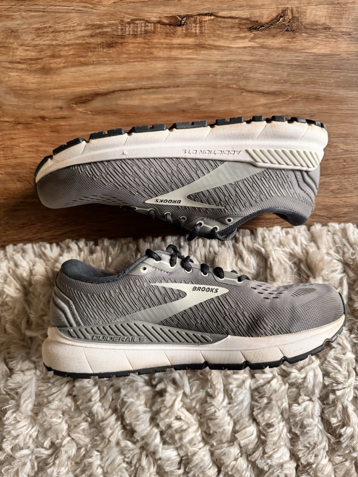 Brooks Women’s Running Shoes Size 9.5 Wide Gray