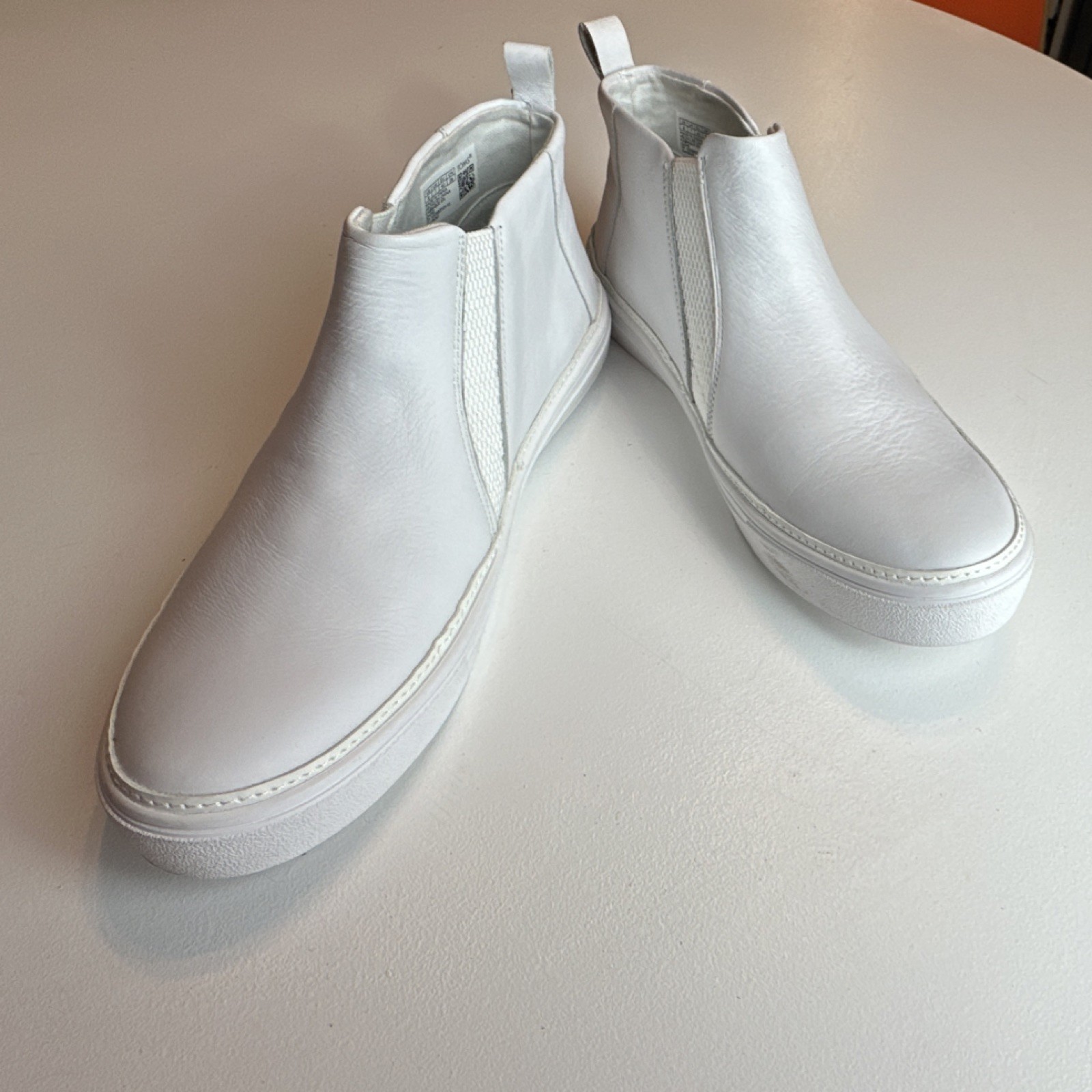 Tom’s Shoes Women’s Bryce High Top White Leather Elastic Gore Pull Tab US 9