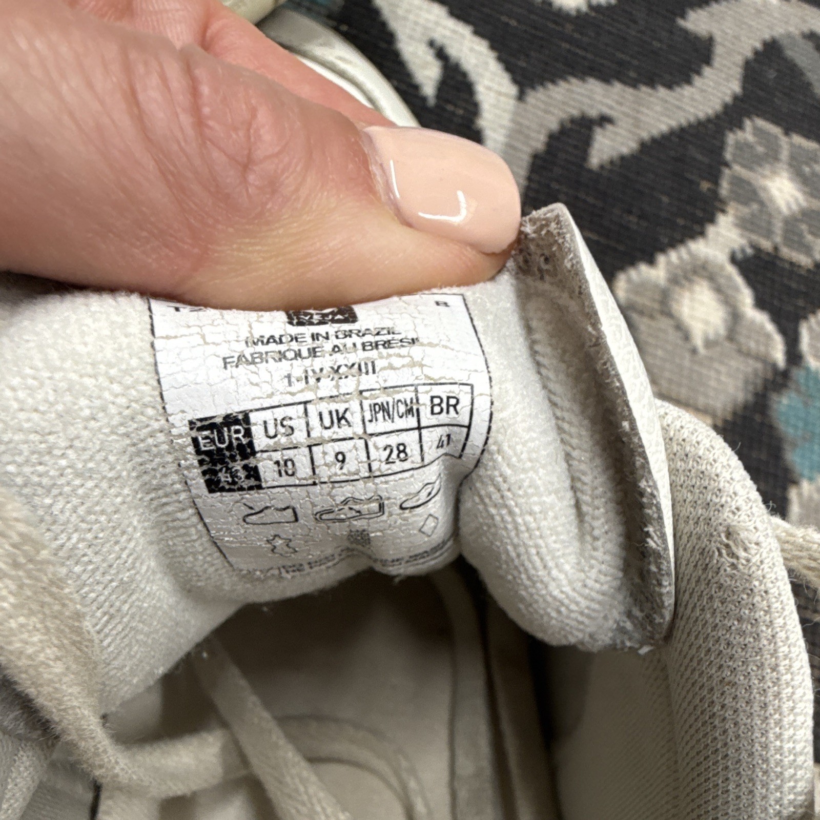 VEJA White Low Top Lace-Up womens Sneakers Casual Solid Logo Athletic