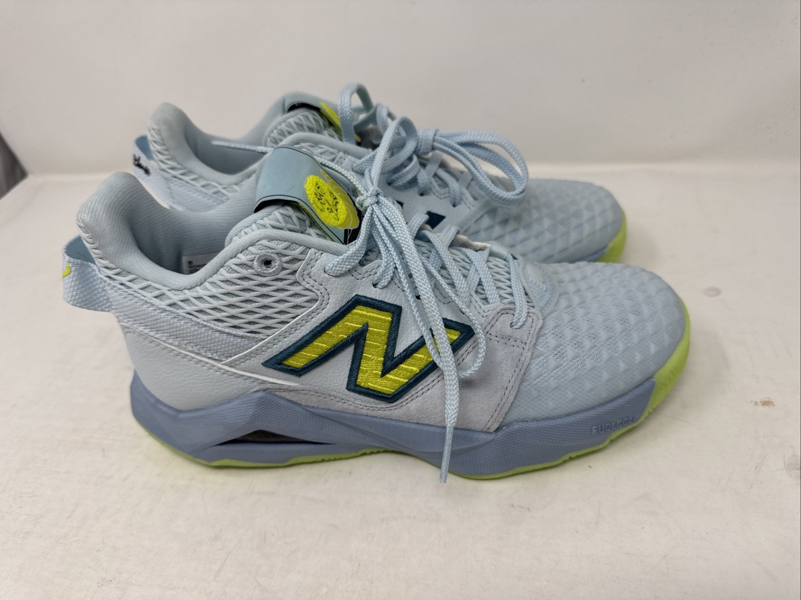 NEW New Balance CG2 Blue Yellow Shoes Women’s Size 7.5 Tennis Hard Court