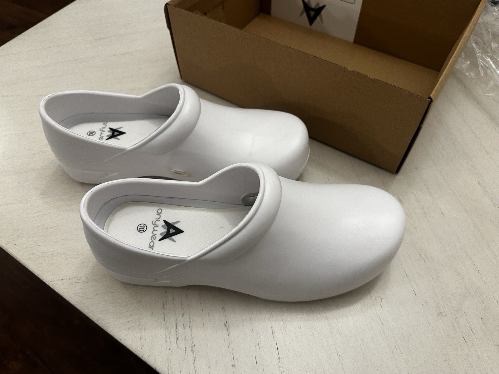 Anywear Guardian Angel Clogs Size 10 Women / 8 Men