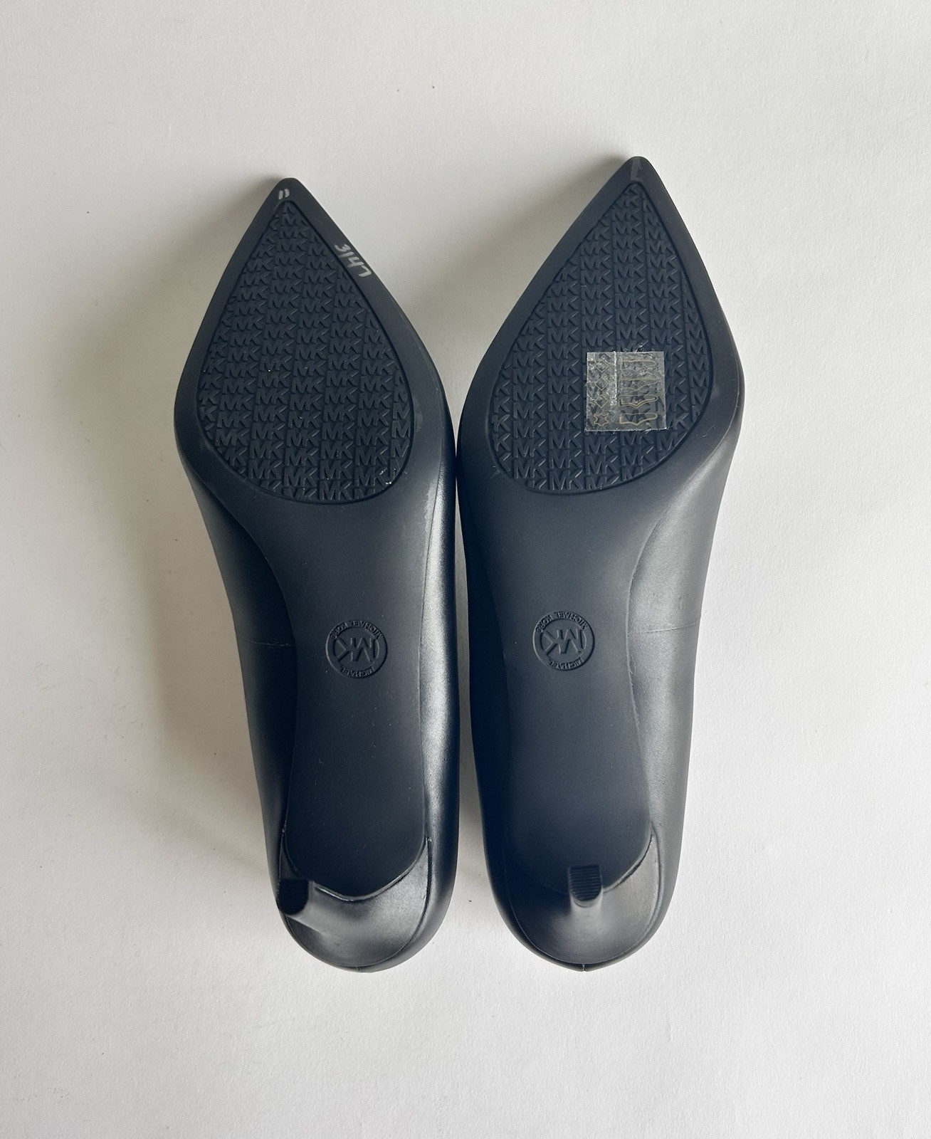 Michael Kors Black Man Made Leather Point Toe Classic Heels size 11