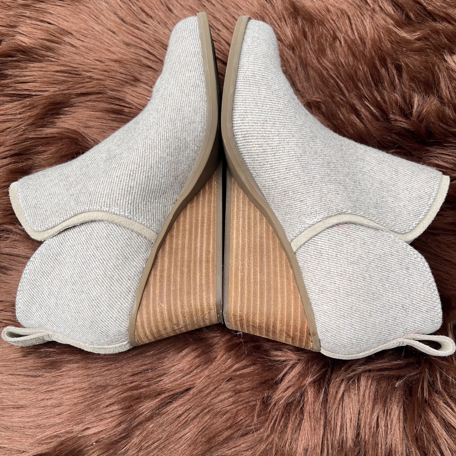 TOMS Kaia Wedge Bootie; Size 7.5; Oatmeal Tweed Shimmer