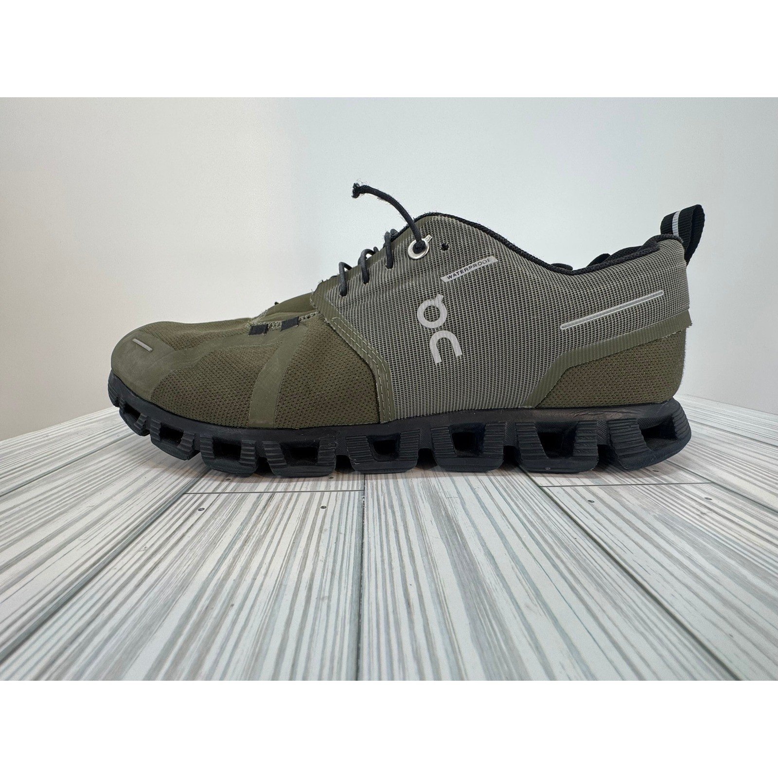 ON Cloud 5 Waterproof Olive Black 59.98836 Women’s US size 11 Running Shoes