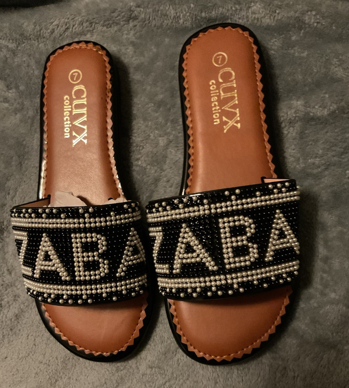 Curvx Collection Women’s Black/Brown Beaded Logo Slide Sandals Slip-On US 7